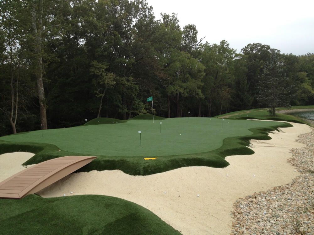 Asheville artificial putting green